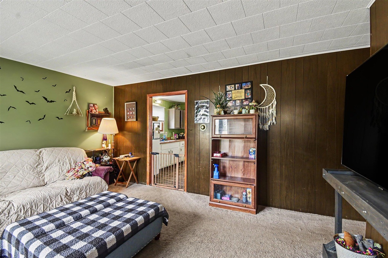 561 Pembroke Drive Property Photo 4