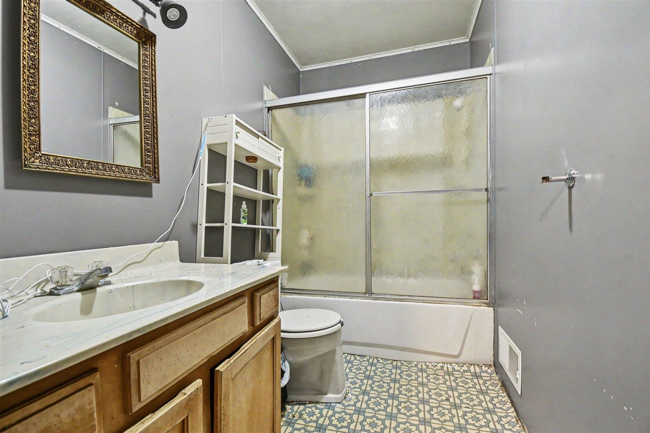 561 Pembroke Drive Property Photo 8