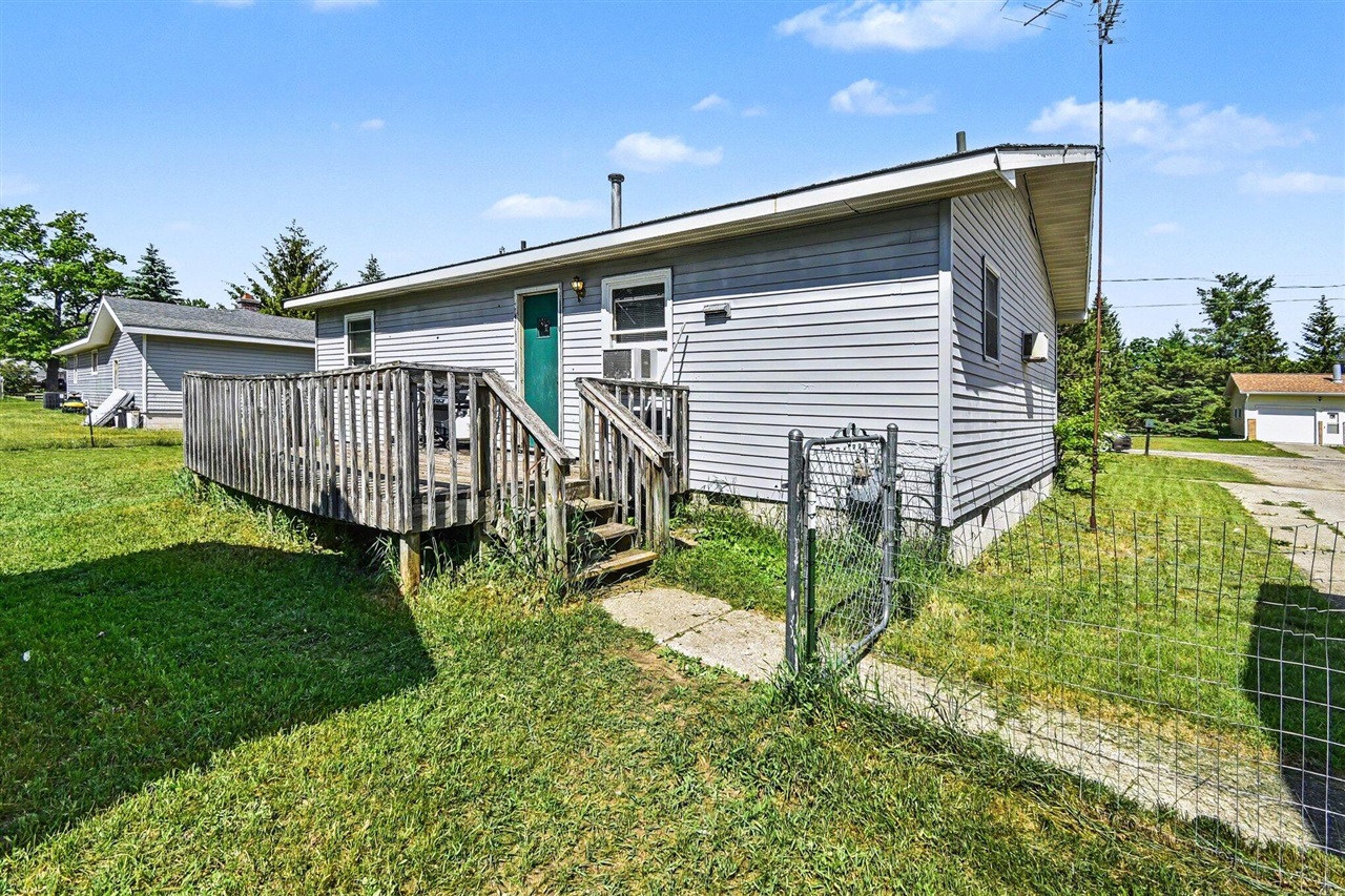 561 Pembroke Drive Property Photo 13