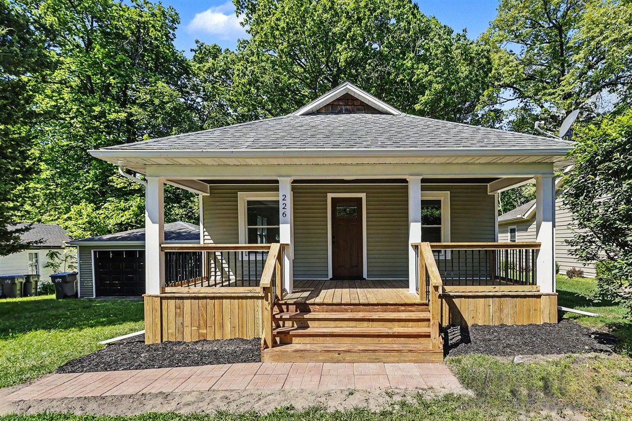 226 S Barker Street Property Photo 1