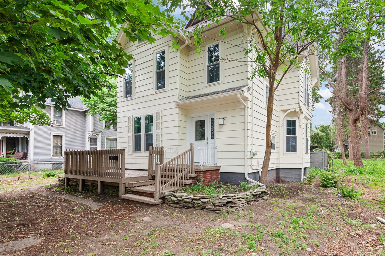 349 S Main Street Property Photo 1