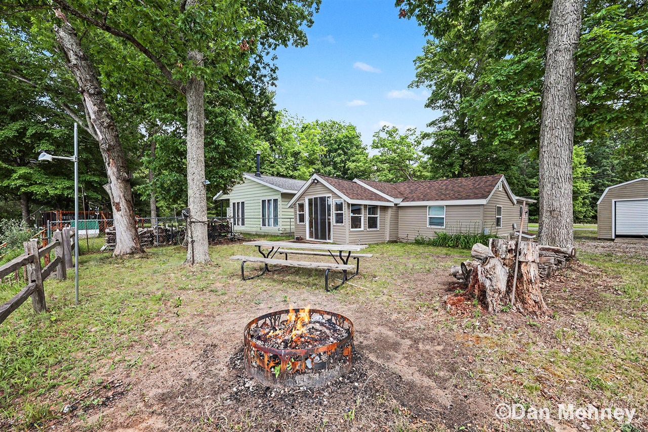 5539 Front Street Property Photo 6