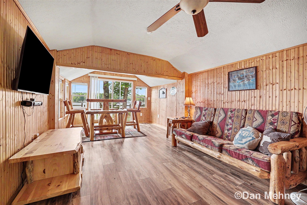 5539 Front Street Property Photo 7