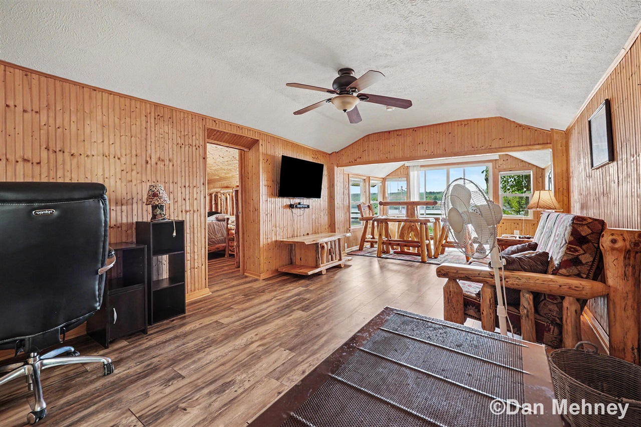 5539 Front Street Property Photo 8