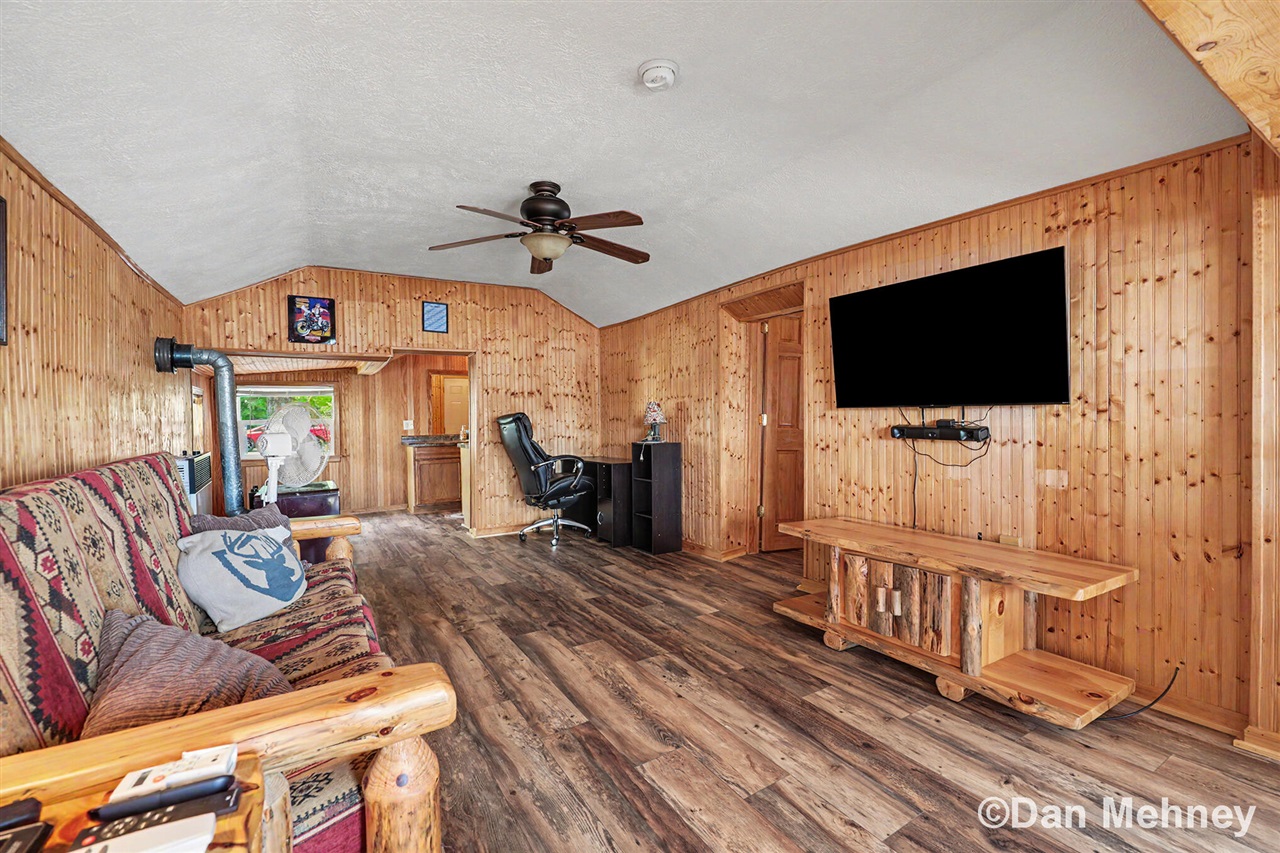5539 Front Street Property Photo 10