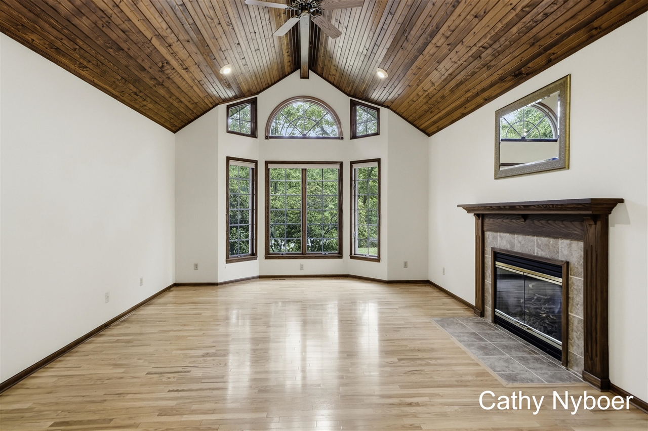 13462 Lakeshore Avenue Property Photo 3