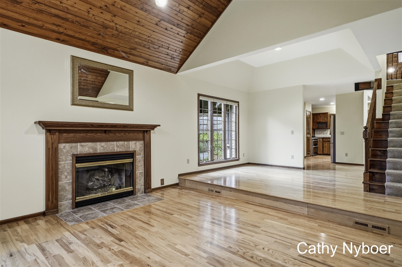 13462 Lakeshore Avenue Property Photo 5
