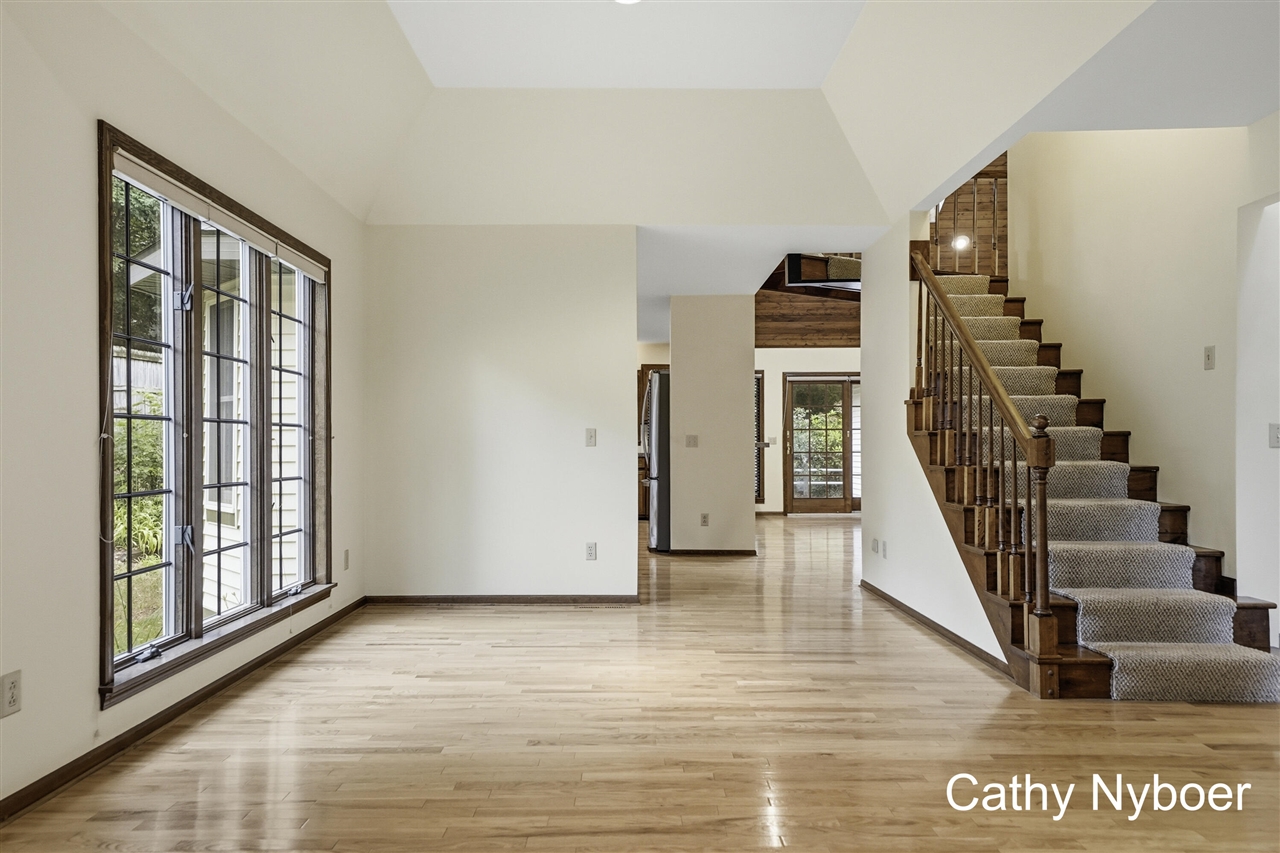 13462 Lakeshore Avenue Property Photo 6
