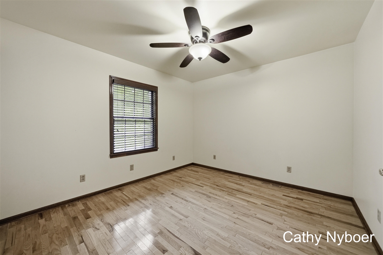 13462 Lakeshore Avenue Property Photo 23