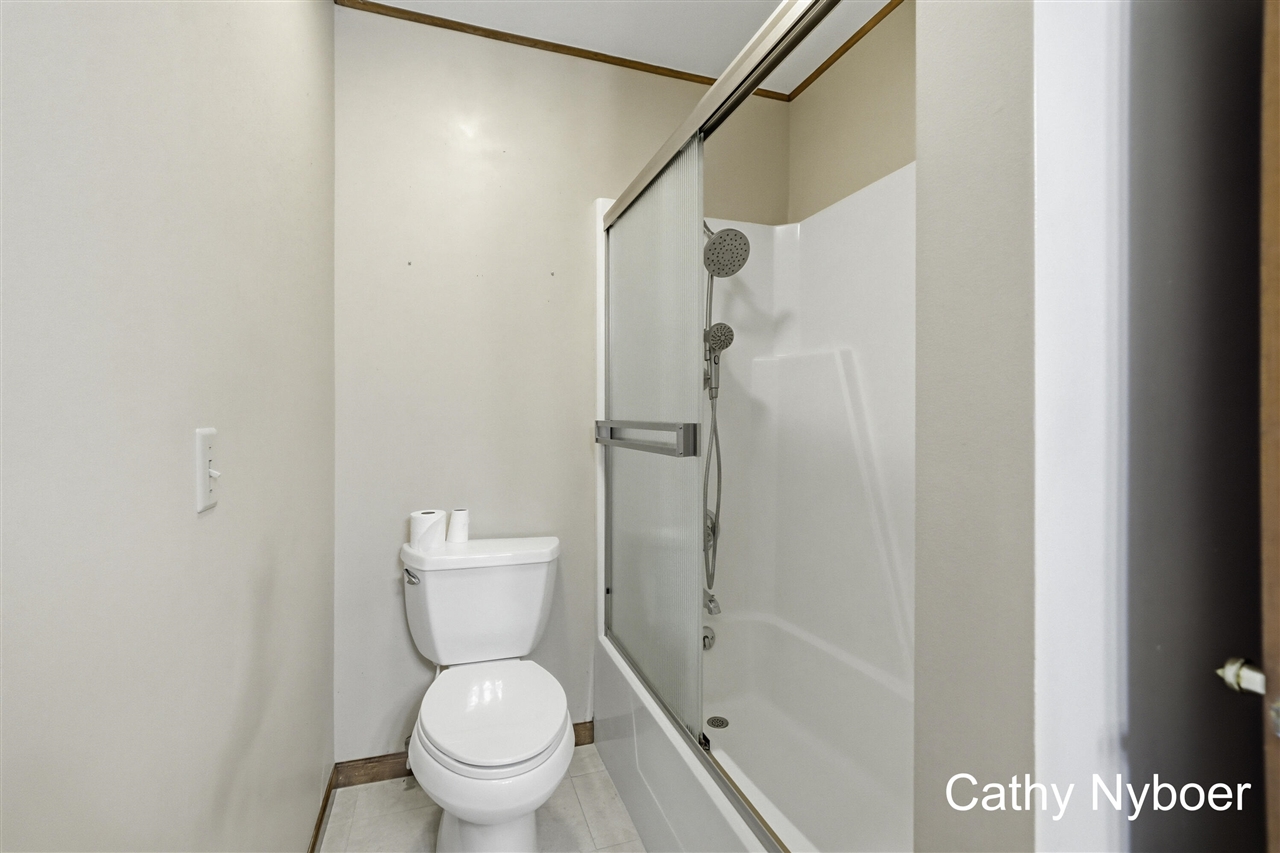 13462 Lakeshore Avenue Property Photo 27