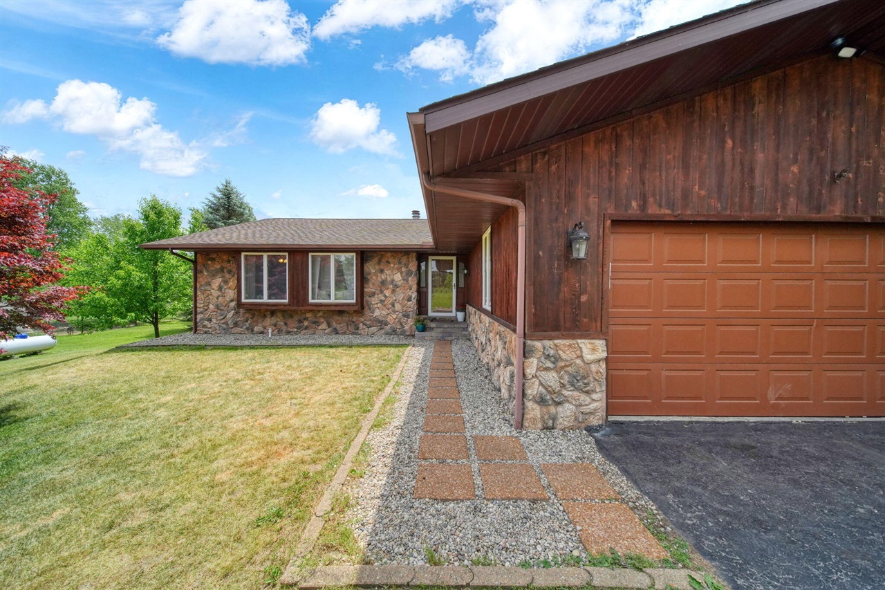 10799 Austin Road Property Photo 1