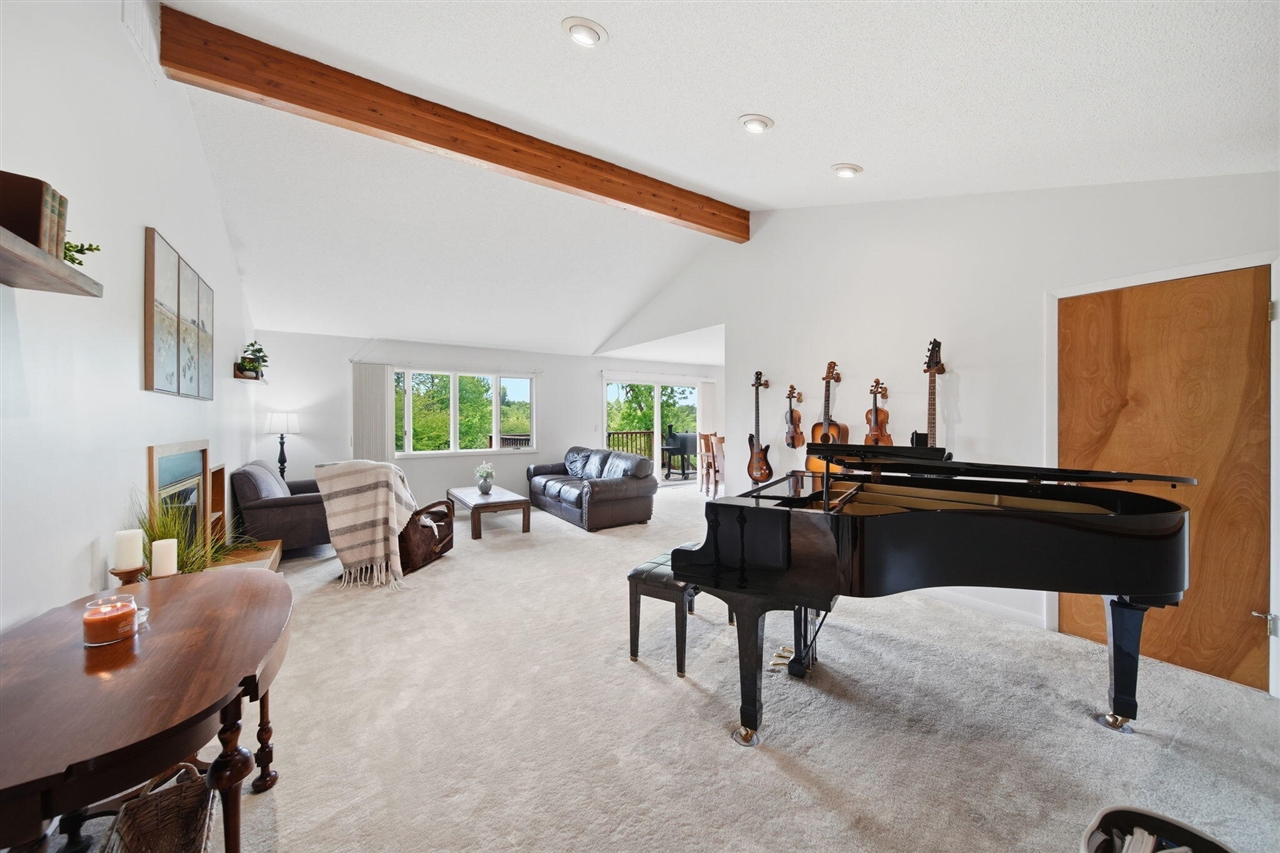 10799 Austin Road Property Photo 7
