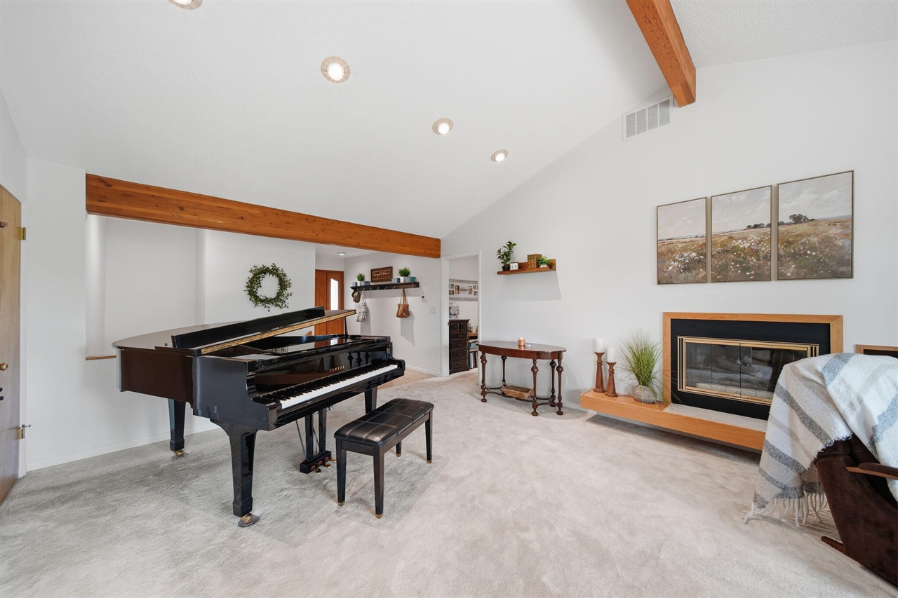 10799 Austin Road Property Photo 11