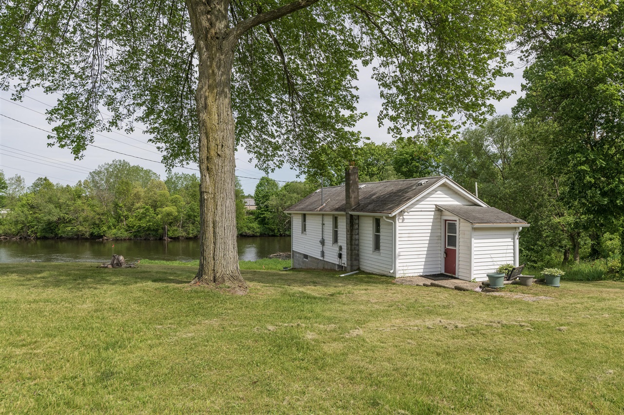 810 S Constantine Street Property Photo 2