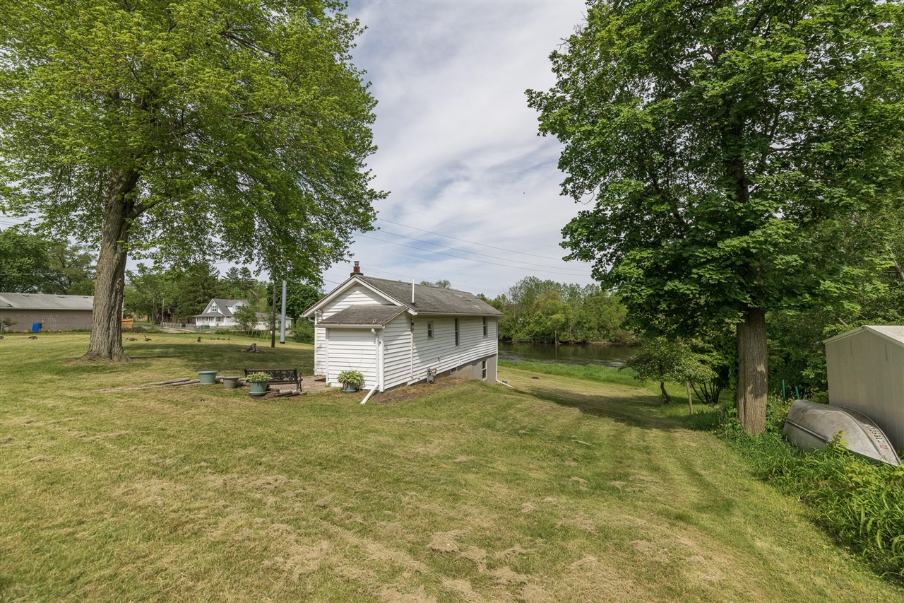 810 S Constantine Street Property Photo 6