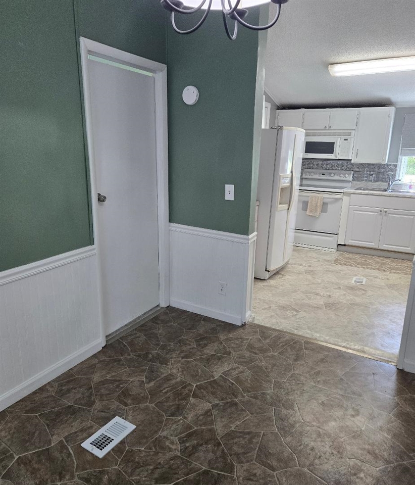 475 Tyler Road Property Photo 26