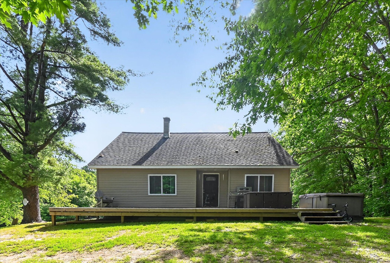 10260 N Ferris Road Property Photo 1