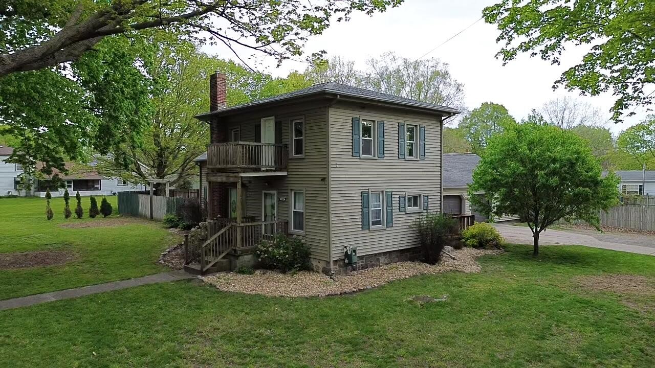 709 E Isham Street Property Photo 1