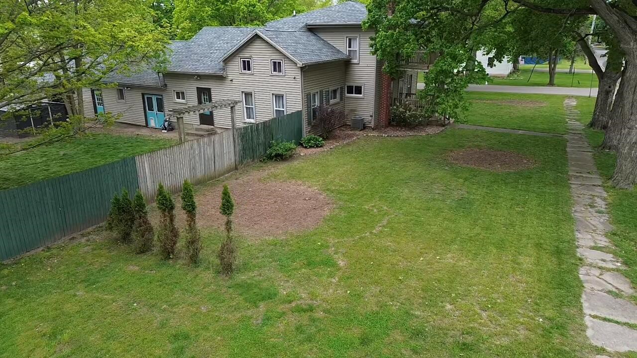 709 E Isham Street Property Photo 5