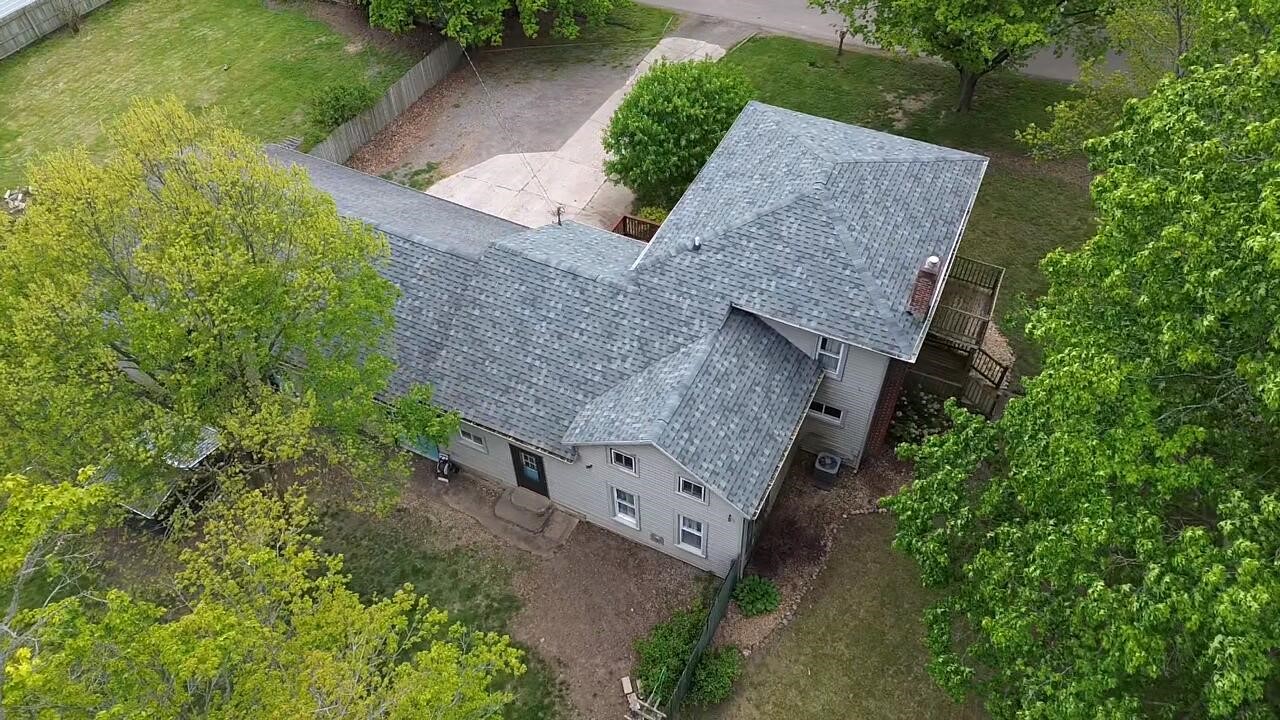 709 E Isham Street Property Photo 8