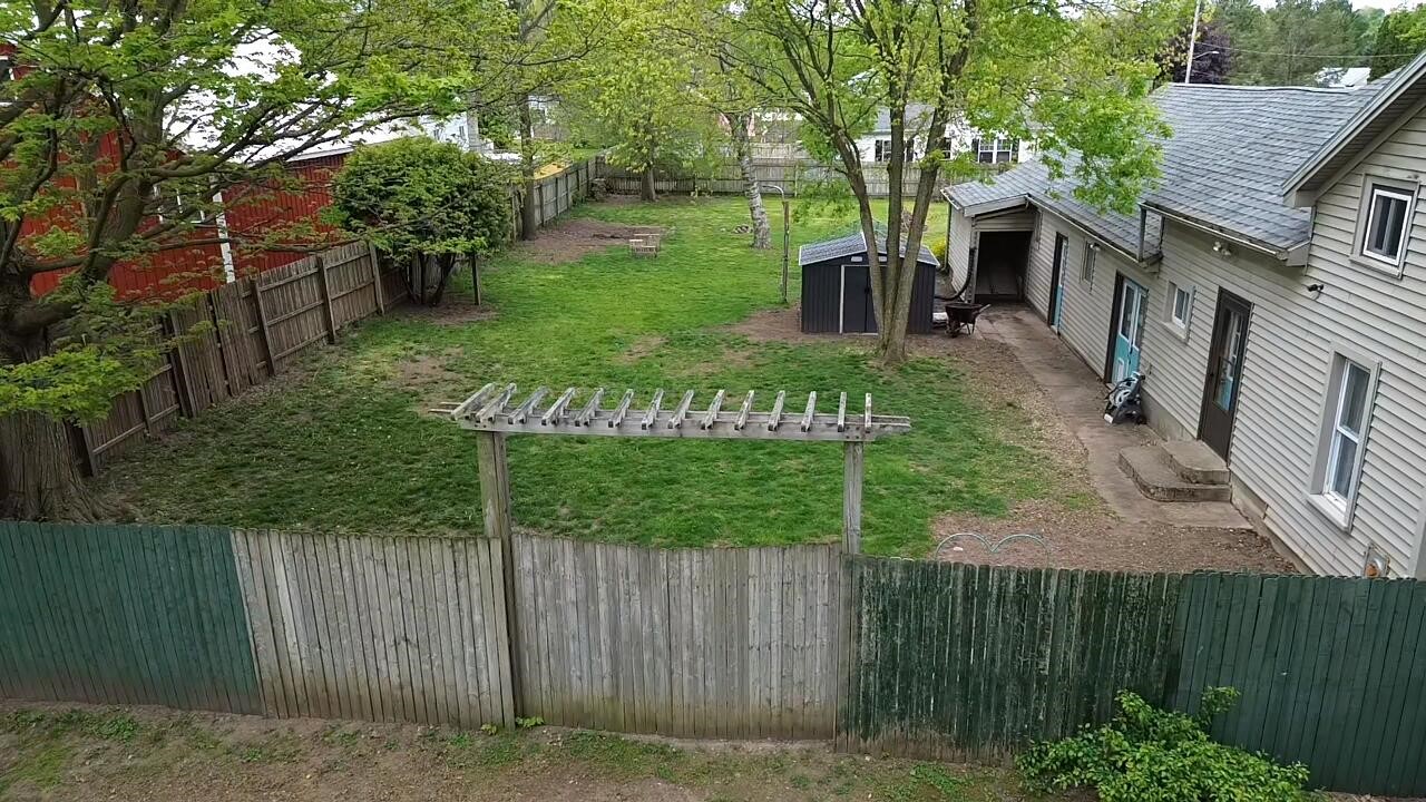 709 E Isham Street Property Photo 9