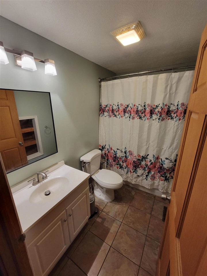709 E Isham Street Property Photo 17