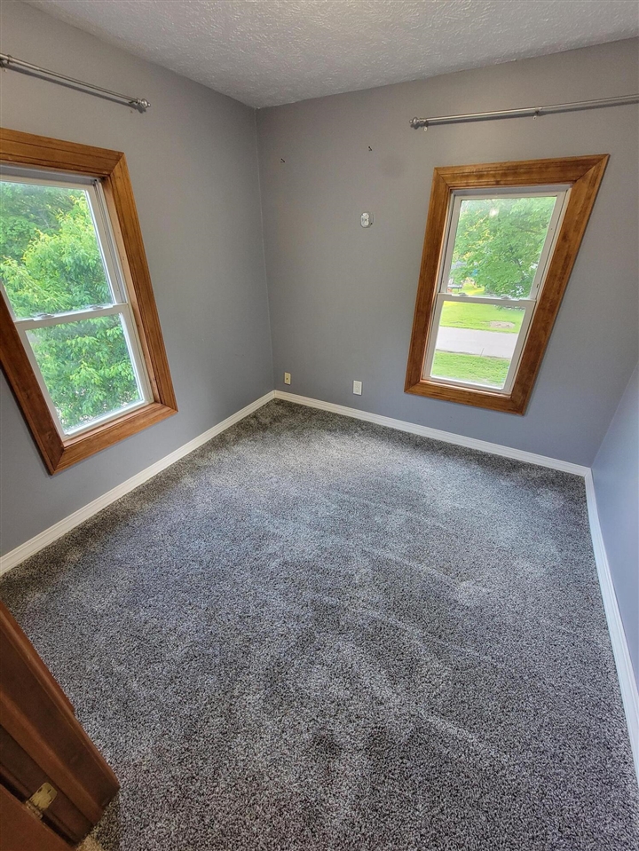 709 E Isham Street Property Photo 21