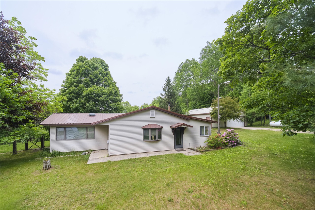 6712 Lumley Road Property Photo 1
