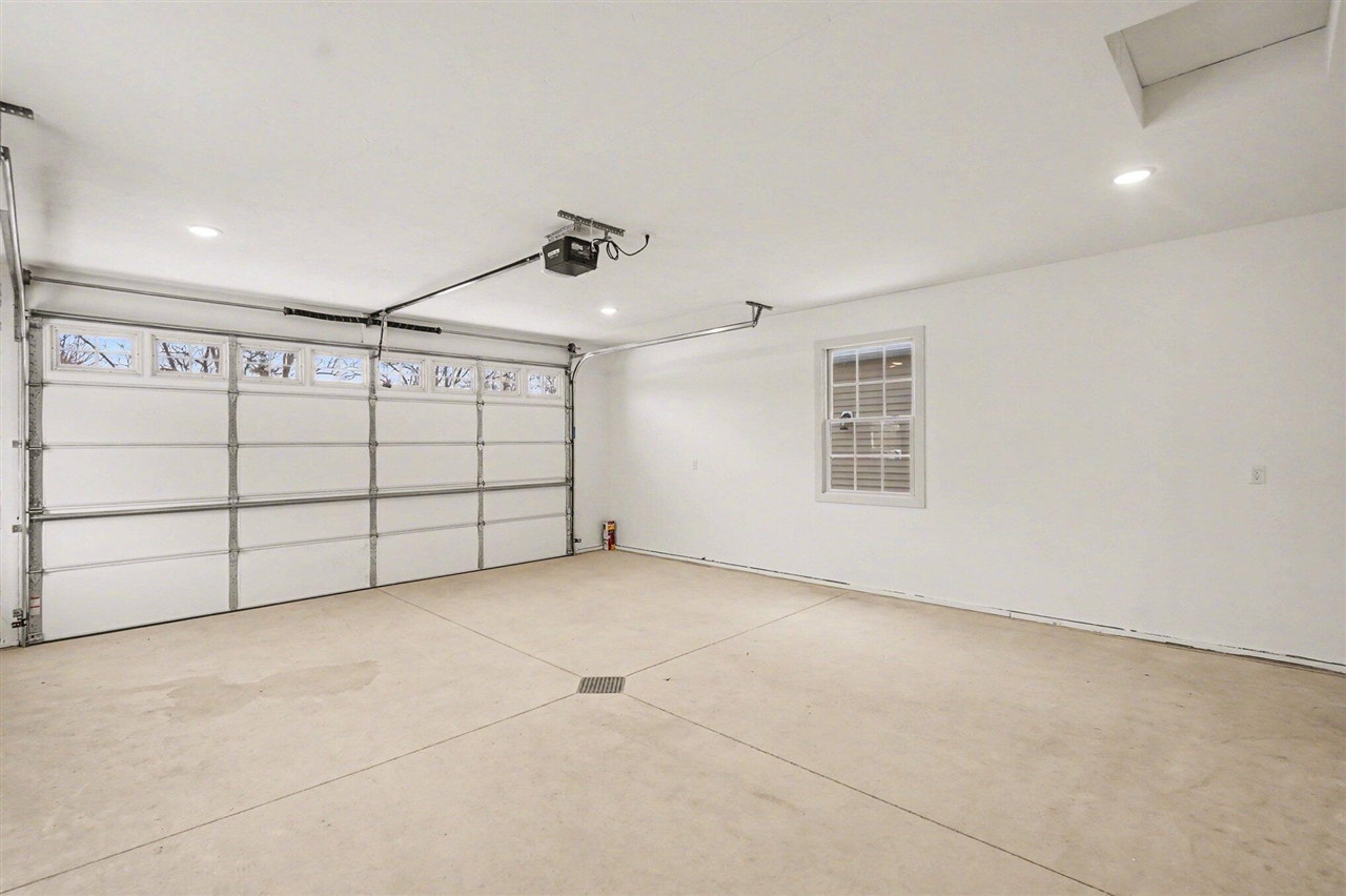 112 E Sheridan Street Property Photo 14