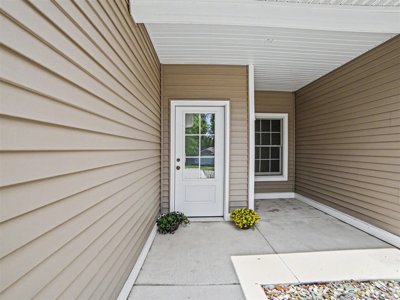 112 E Sheridan Street Property Photo 16