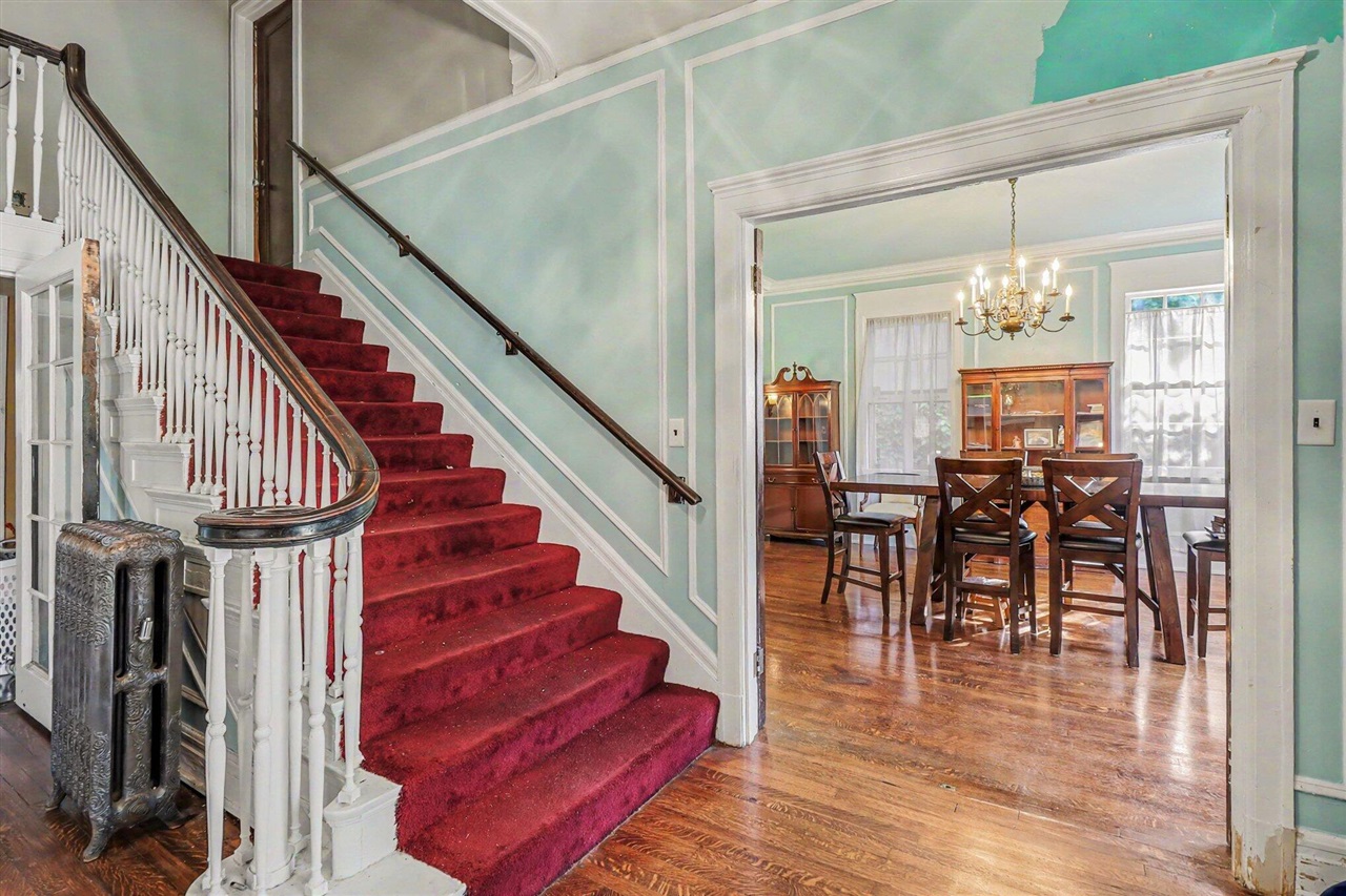 1168 W Boston Boulevard Property Photo 3