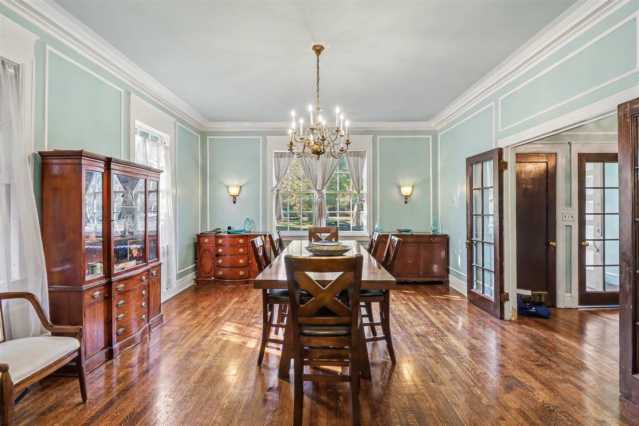 1168 W Boston Boulevard Property Photo 6