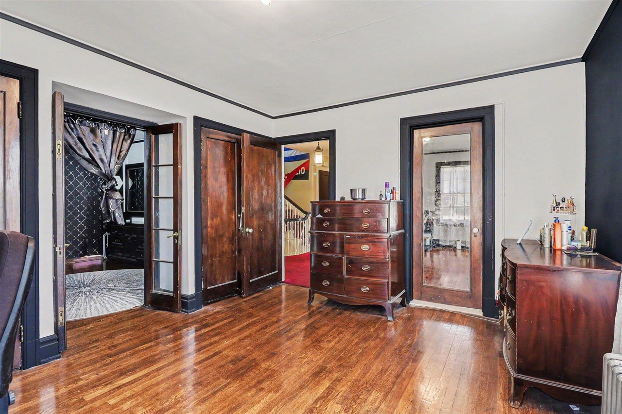 1168 W Boston Boulevard Property Photo 11