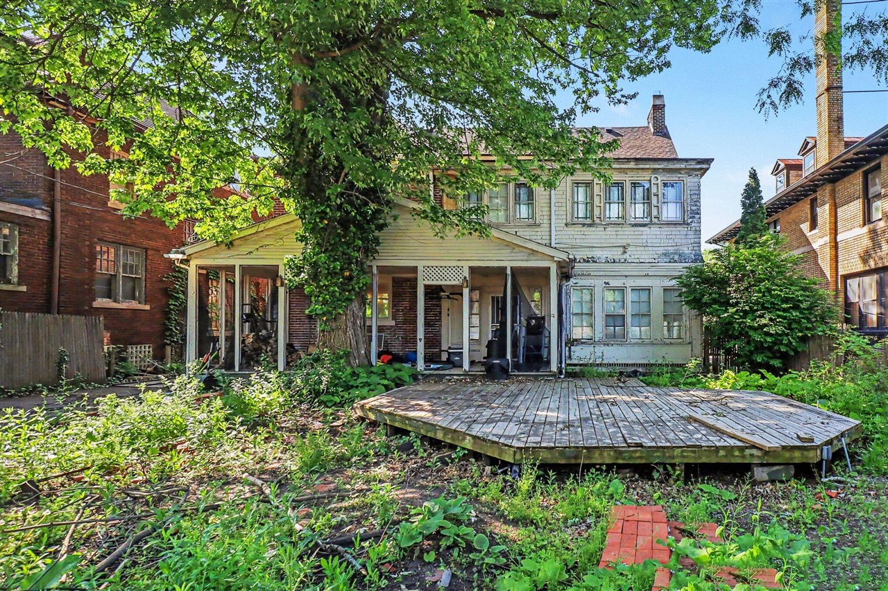 1168 W Boston Boulevard Property Photo 18