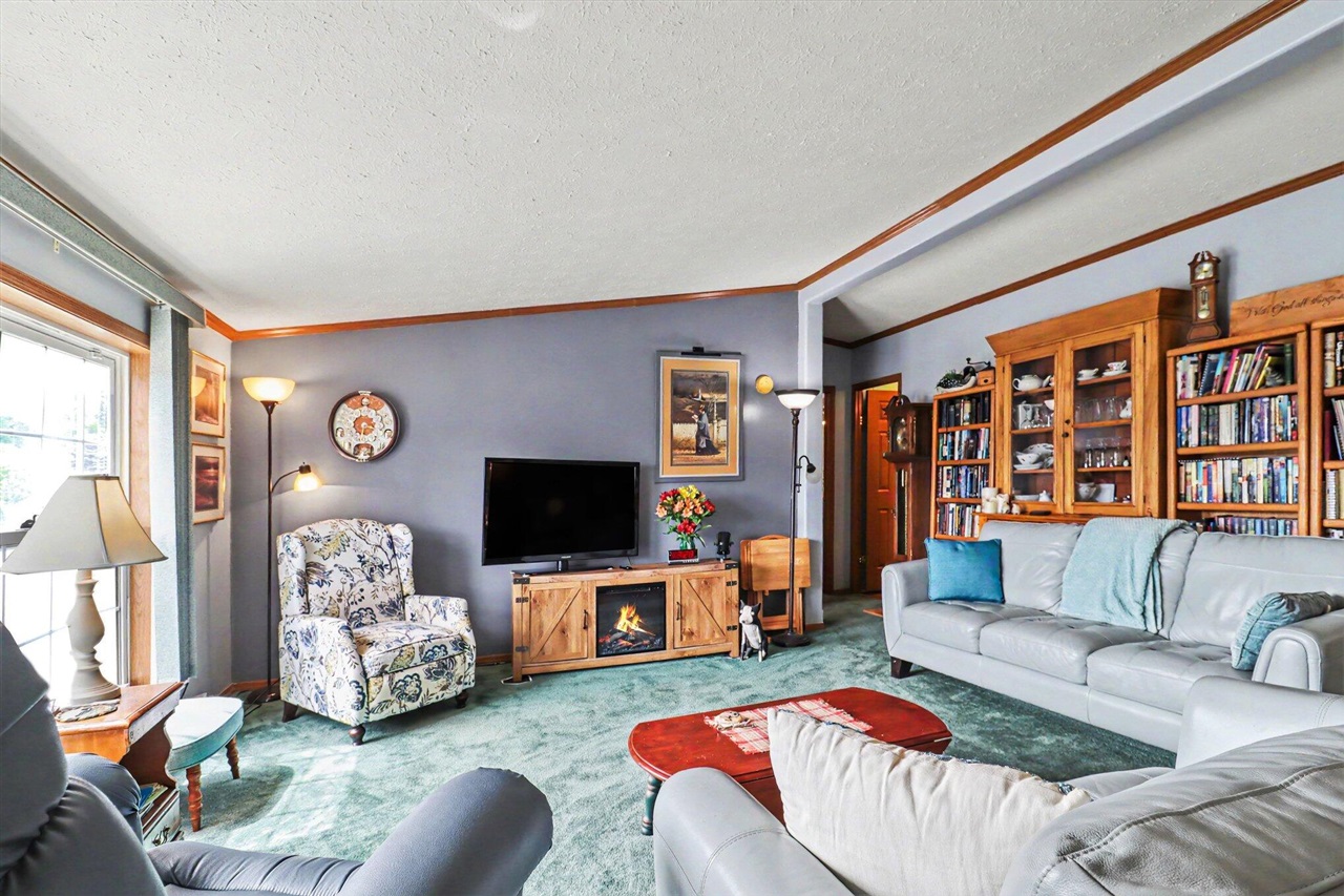 600 Peach Lane Property Photo 6