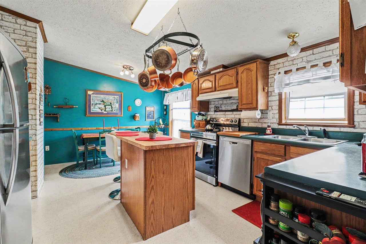 600 Peach Lane Property Photo 7