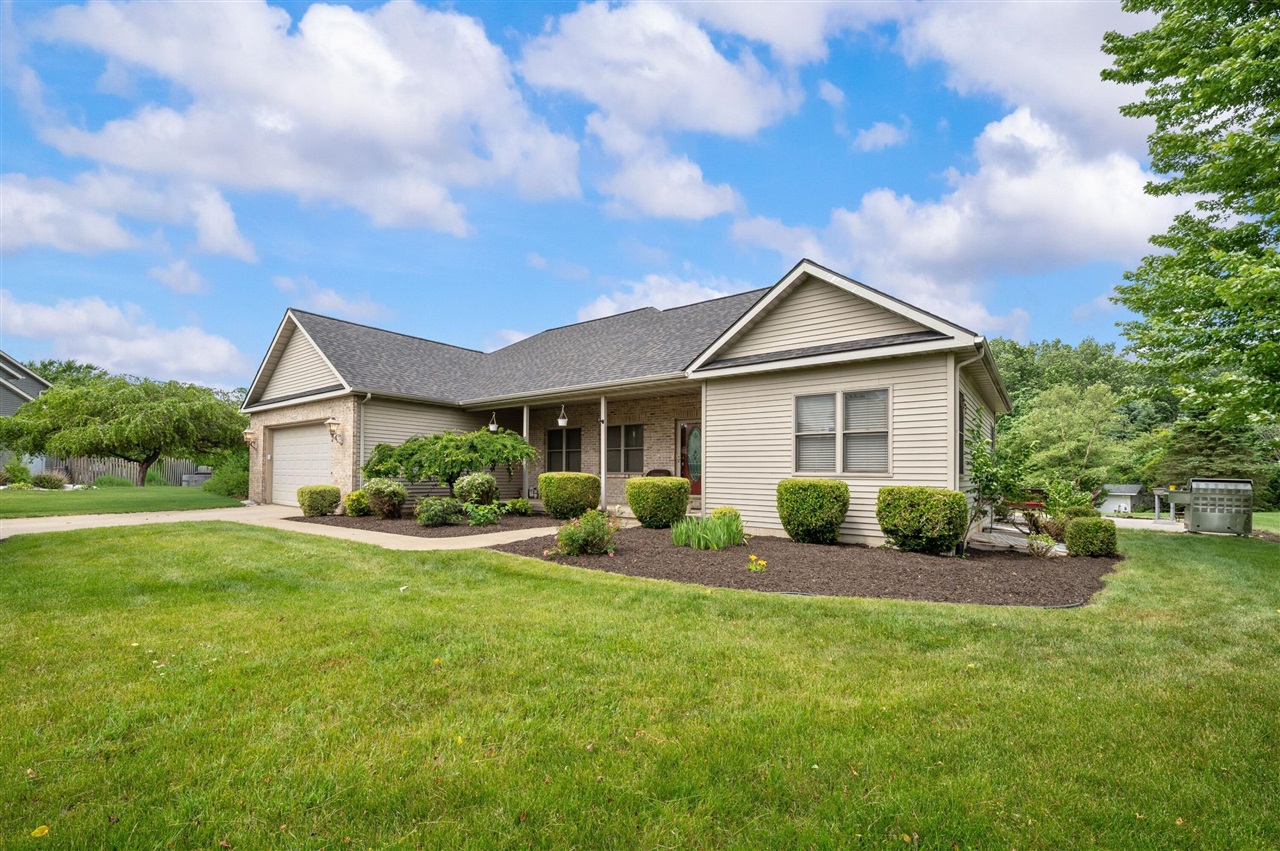 4823 Pleasant Meadow Circle Property Photo 3