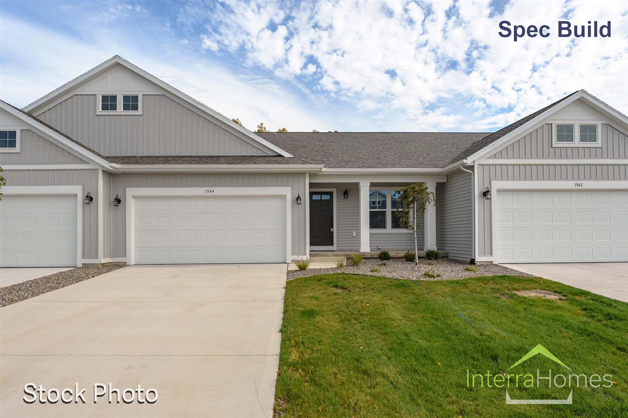 1595 N Village Circle Property Photo 1