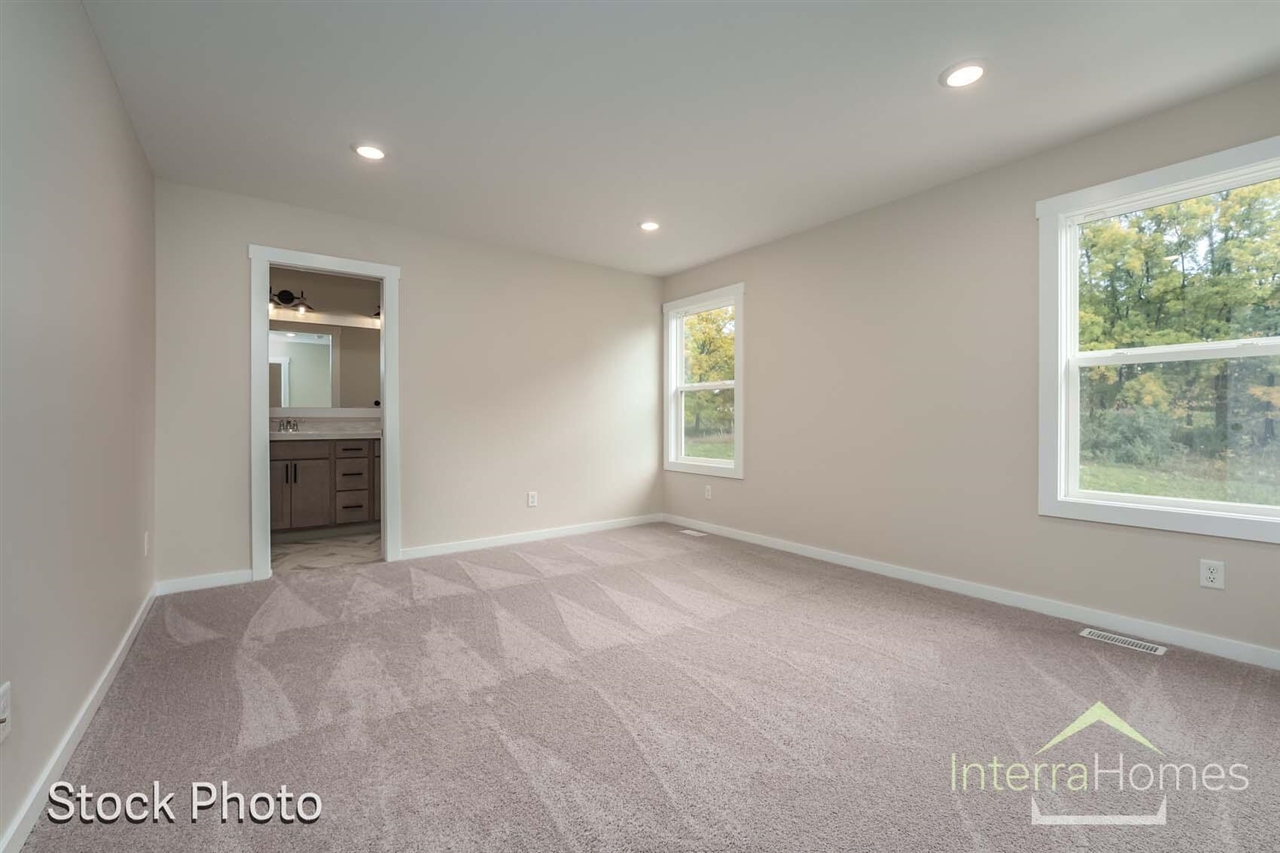 1595 N Village Circle Property Photo 14