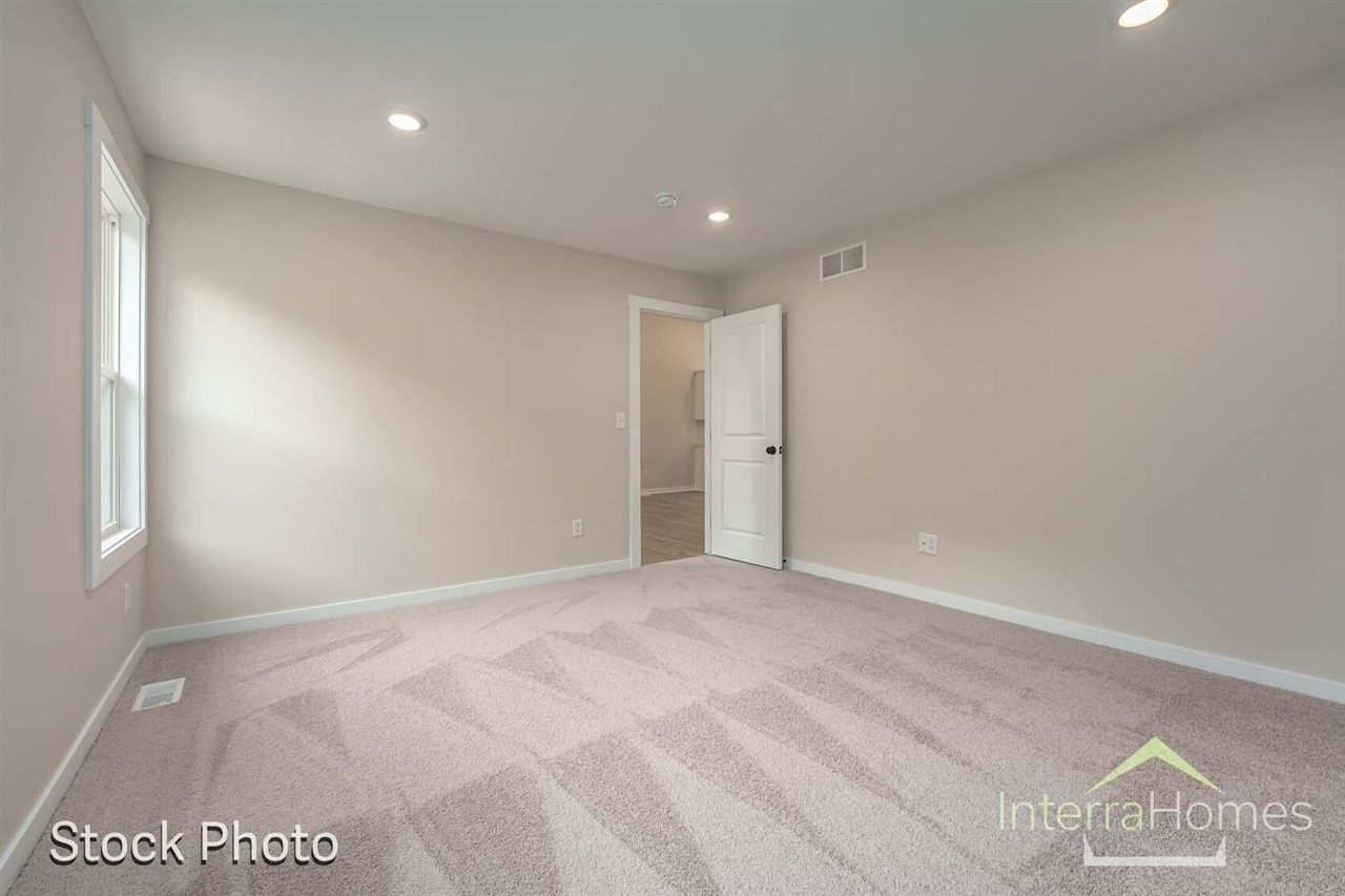 1595 N Village Circle Property Photo 15