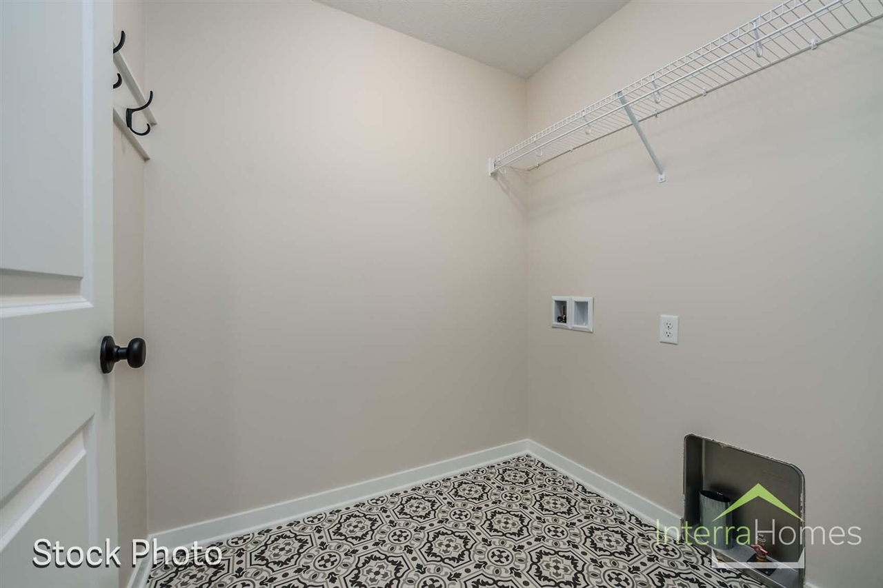 1595 N Village Circle Property Photo 19
