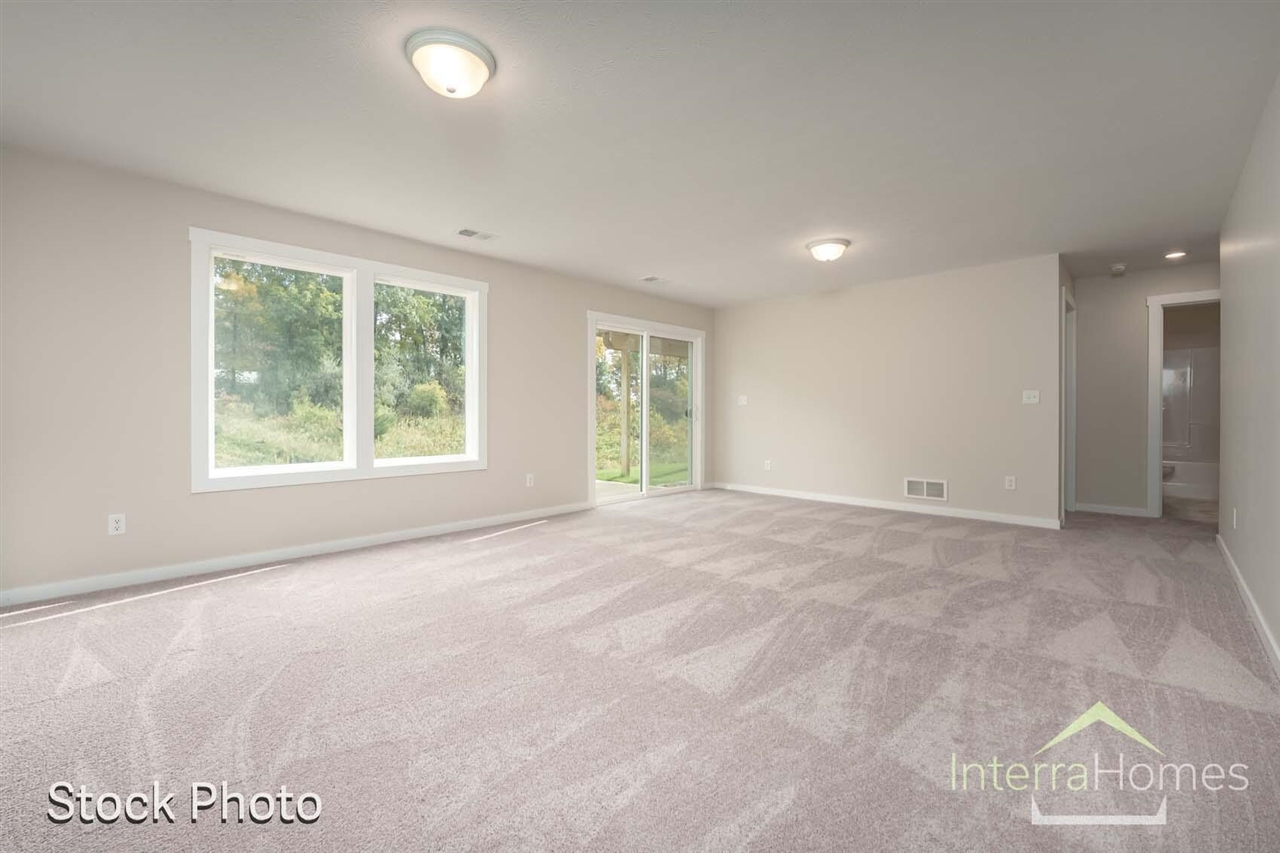 1595 N Village Circle Property Photo 20