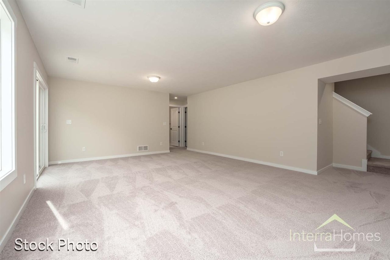 1595 N Village Circle Property Photo 21