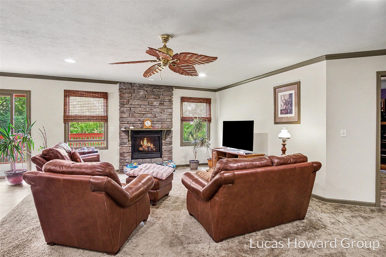 11381 W Briggs Road Property Photo 4