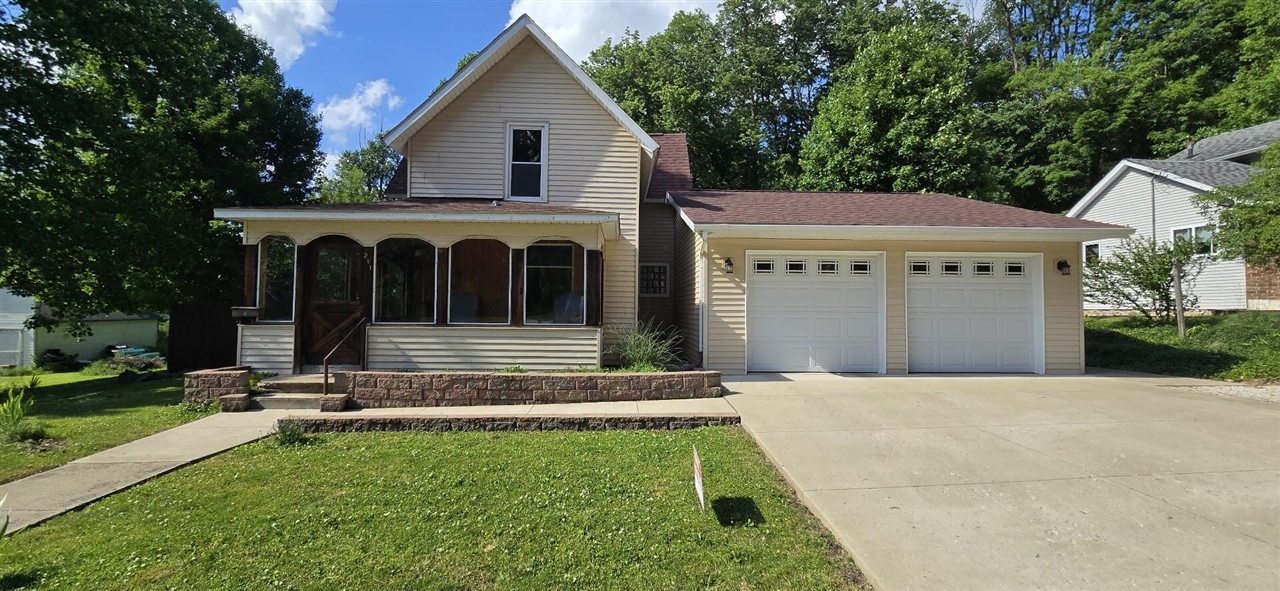 211 Forest Street Property Photo 1