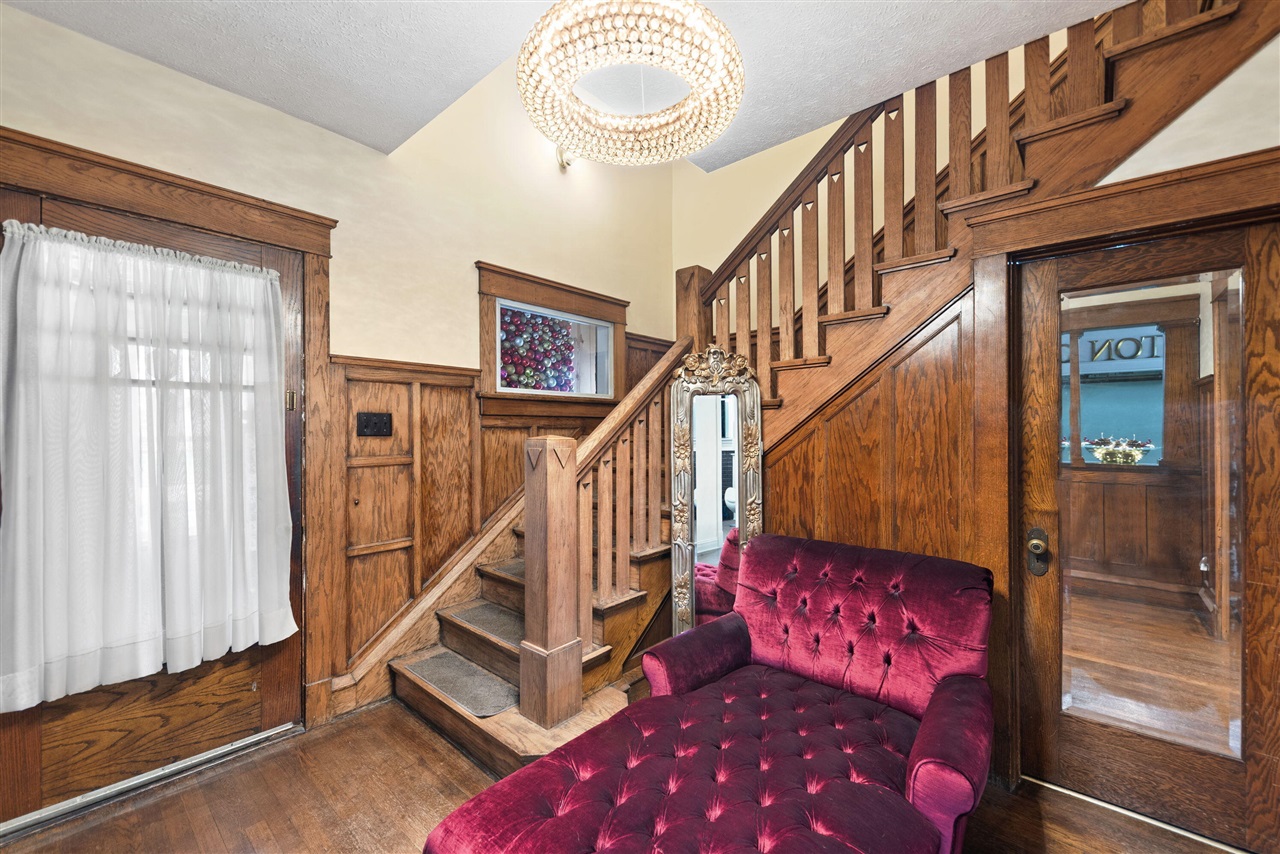 2 E Ash Street Property Photo 5
