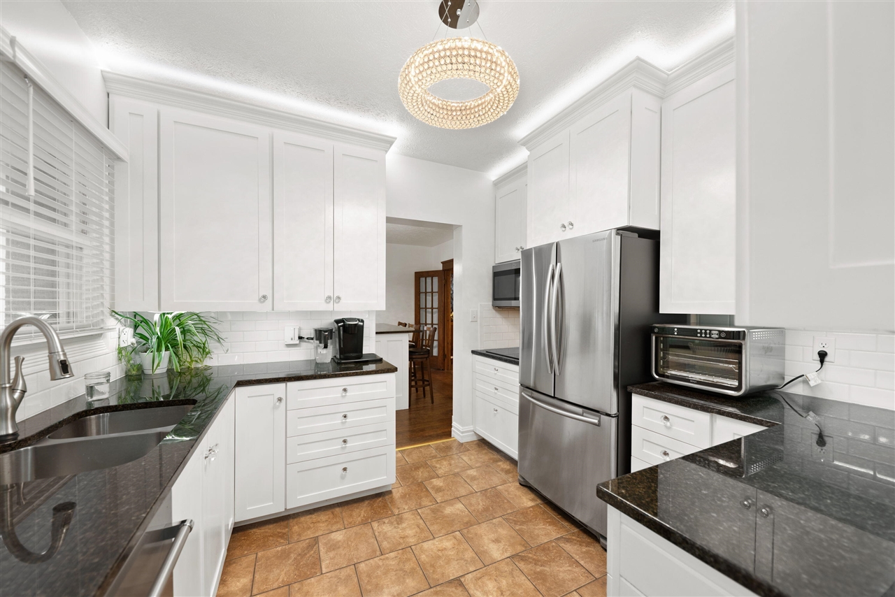2 E Ash Street Property Photo 21