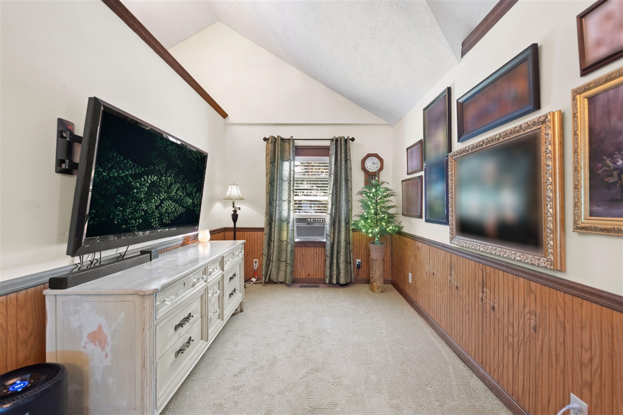 2 E Ash Street Property Photo 31