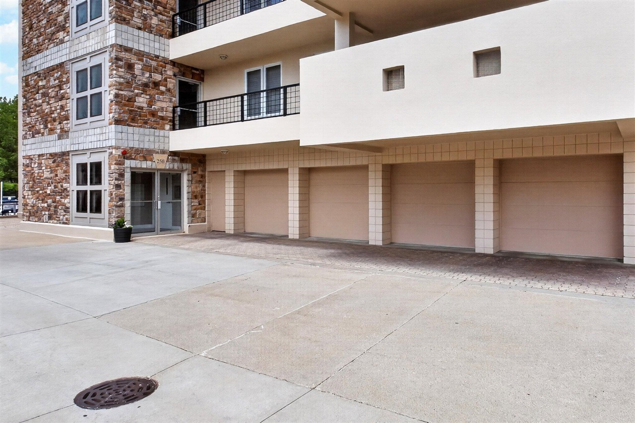 250 Water Street Property Photo 5