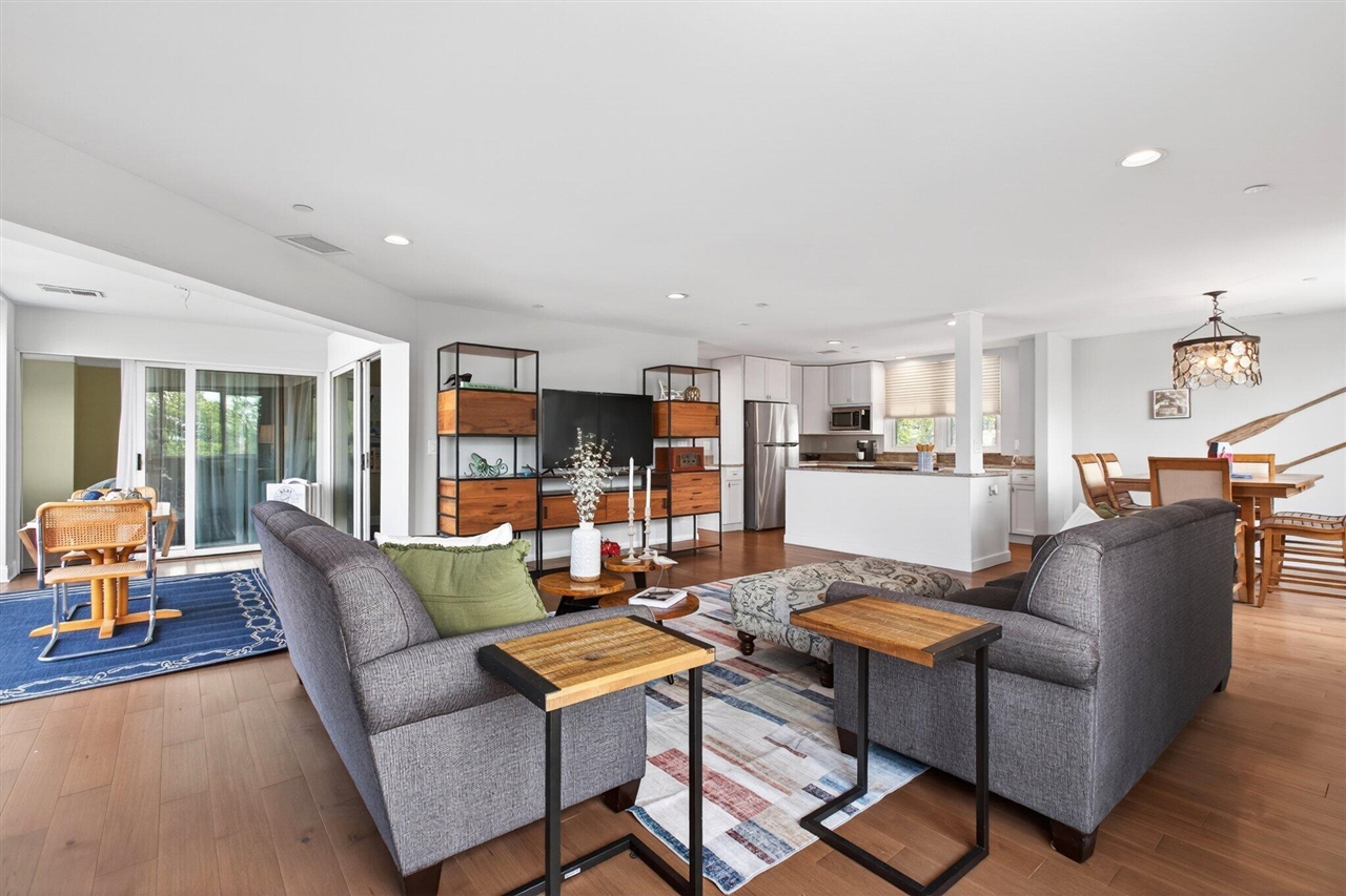 250 Water Street Property Photo 14